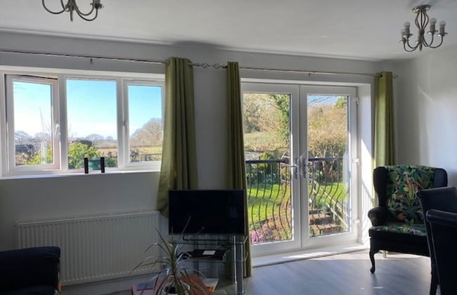 1 Bed Apt- Rural Views- Juliette Balcony - Parking - Foto 6