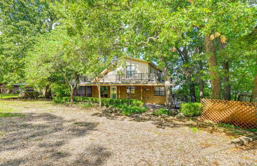 Lake-View Home with Deck and Gas Grill in Bernice! - Foto 39