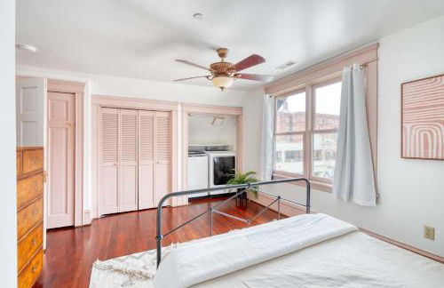 Alphabet District Gem - AC - Patio - Fast WiFi - Foto 19