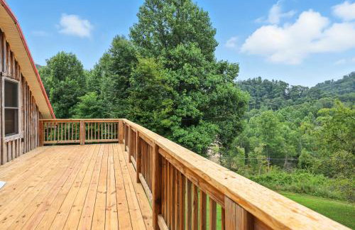 Secluded Mountain Retreat with Stunning Views home - Photo 22