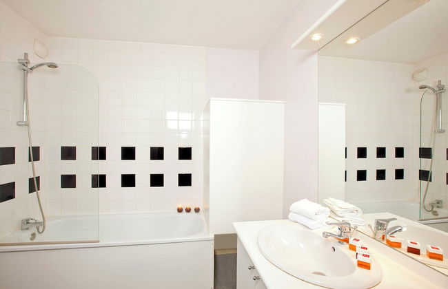 Séjours & Affaires Lille Europe - Foto 17