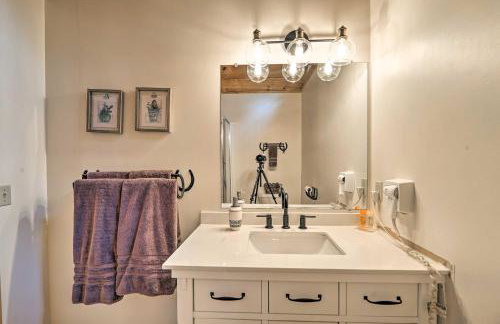 Cozy Retreat with Porch and Double JJ Resort Access! - Foto 12