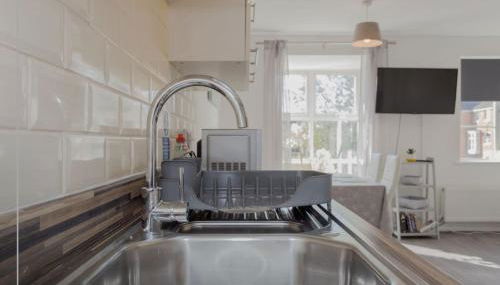 Large Family House - 5 Beds, 3 Baths, Full Kitchen - Foto 5