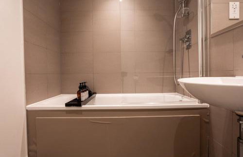 Wembley Central 2BR Near Stadium - Sleeps 8 - Foto 6