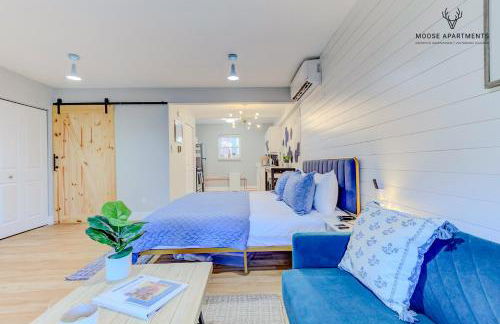 The Moose #8 - Modern Luxe Loft with King Bed & Free Parking & Wifi - Foto 11