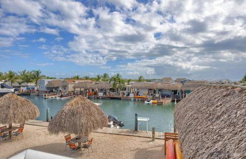 Waterfront Studio 2, Couples Oasis, Kayaks, Pool - Photo 8