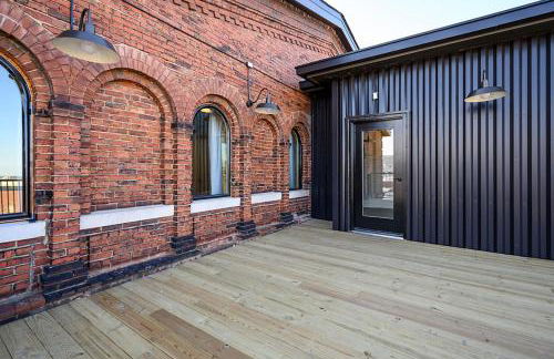 One-Of-A-Kind! Roll Up Garage Door-Pool, Speakeasy - Foto 31