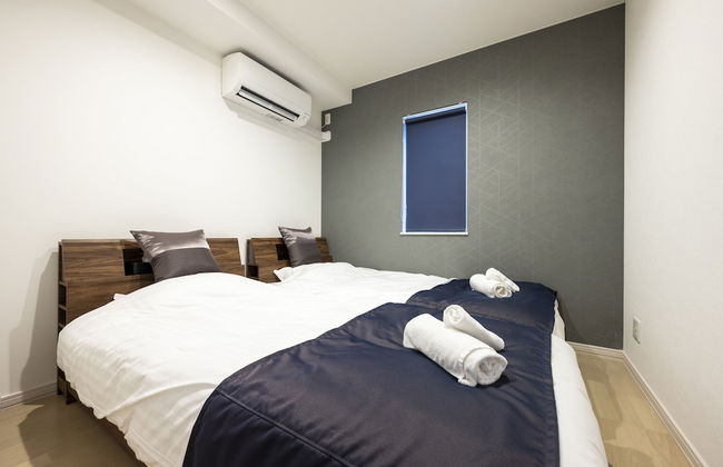 THE LUNA LOUNGE - Photo 7