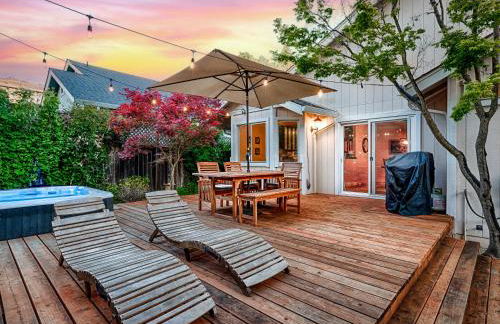 Spacious Oasis Hot Tub Backyard Garden 3BR/2BA - Foto 1