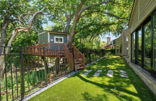 Garland Treehouse Villa: Patio Feasts & Creekside by Vacation Your way - Foto 54