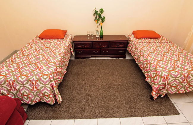 Entire Homestay In Kingston - by Airport - Foto 6