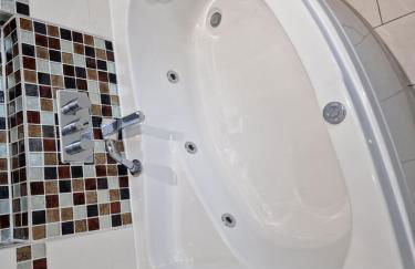 5 Bed 5 Bath Luxury Home Near Heathrow Free Parking - Foto 3