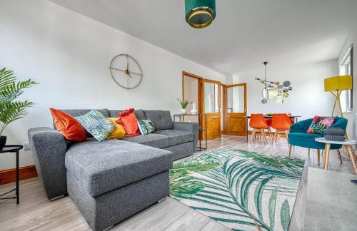 Abbey Court - 2 Bedroom Apartment, Parking, JLR, CVT - Coventry Accommodation LTD - Photo 2