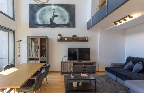 Loft Doble Altura con Terraza Panorámica y Piscina - Photo 7