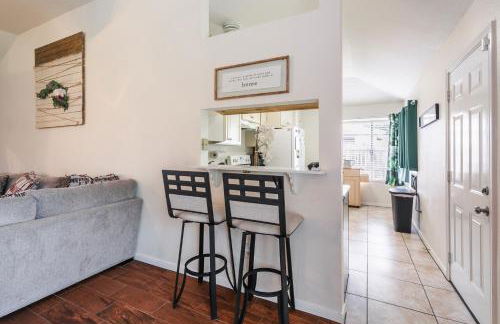 Cozy 3BR Home Escape, Modern & Serene - Foto 10