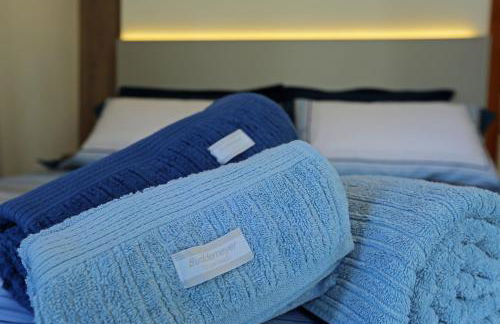 Cobertura Duplex no Campeche Florianópolis, 2 quartos com ar-condicionado, 3 banheiros, WiFi 1Gb, Cozinha completa, Estacionamento, Amplo terraço coberto com churrasqueira - Foto 2