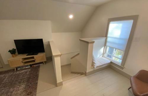 Totally renovated large family getaway! King bed - Foto 52