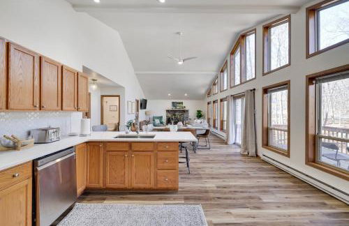 Serene Escape at Big Bass Lake & Pool Access - Foto 18