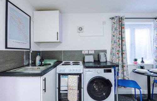 Jephsons Lodge Studio 4 - Free Parking, WiFi, Netflix & Prime, Cosy Basement Studio - Foto 11