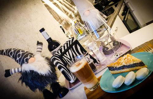 W1 - Kontaktloser 24h CHECK IN, W-LAN, Netflix, Parkplatz, Küche, Boxspring-Bett - Foto 9