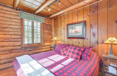 Steps to Lake Huron! Family Outdoorsy Getaway - Foto 17