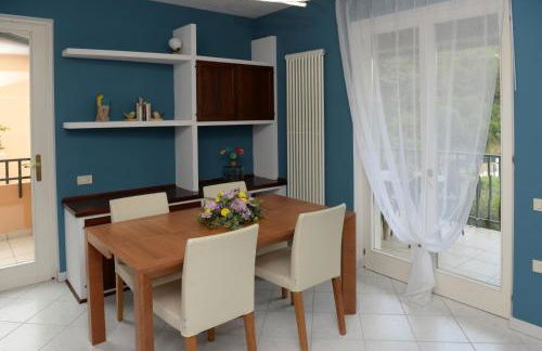 La Verbena a fianco del Vittoriale, vista piscina, 10 minuti a piedi dal lungo lago - Foto 20