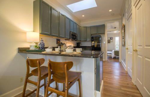 The Magnolia Retreat in Historic Savannah 1BR - Foto 2