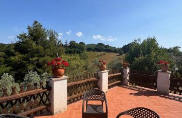 Almond Tree House - Eco Retreat - Photo 2