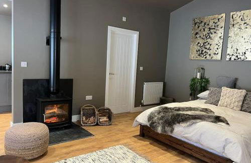 Quirky, Luxury Hideaway - Photo 22