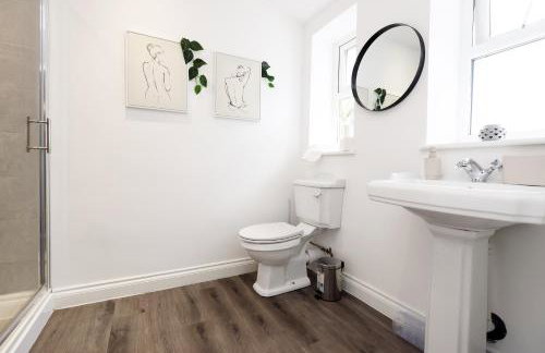 large 2 bed central apartment with balcony and private parking - Foto 11