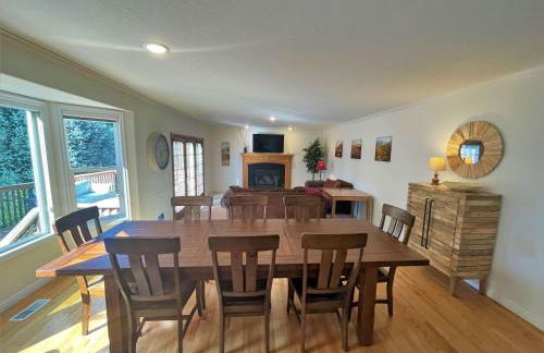 8-Bedroom Home Near the Foot of the Rocky Mountains - Foto 2