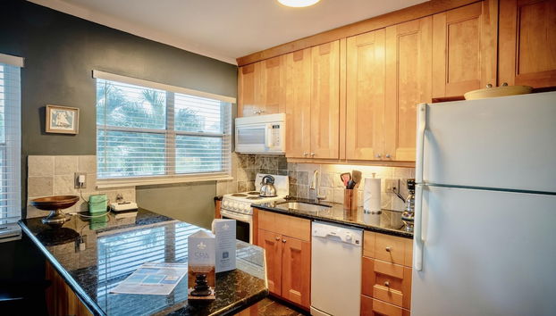 Vistamar Waterfront Beach Abode -walk to the Beach - Foto 4, Habitación