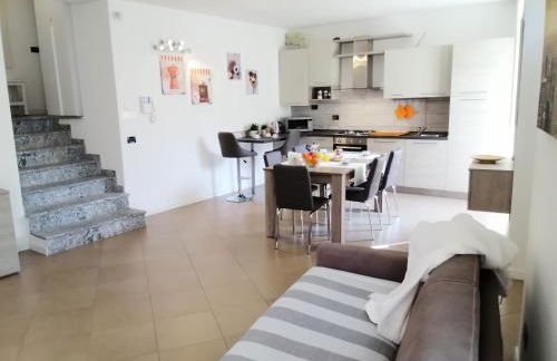 BELLAGIO DREAMS APT, pool, with private garden, near lake - Foto 22