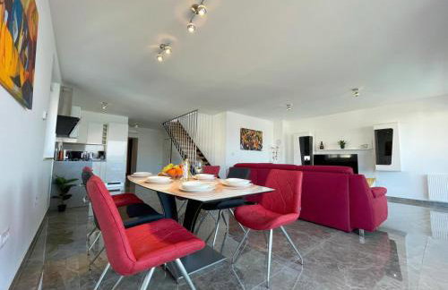 SeaScape Deluxe Residence - Photo 15