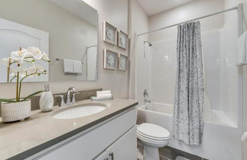 Relax, Play, Swim Luxe Haines City Home with Lanai! - Foto 18