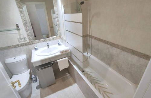 Evans Realty AX Playa & Piscinas & Garaje - Photo 33