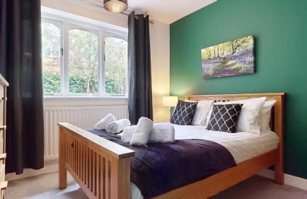 Charming 3 Bed Bungalow Parking & Wifi Business and Leisure by Jesswood Properties - Foto 15