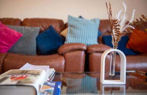 Cosy townhouse, new build, 5 bedrooms, Sleeps 8, Free Parking - Foto 30