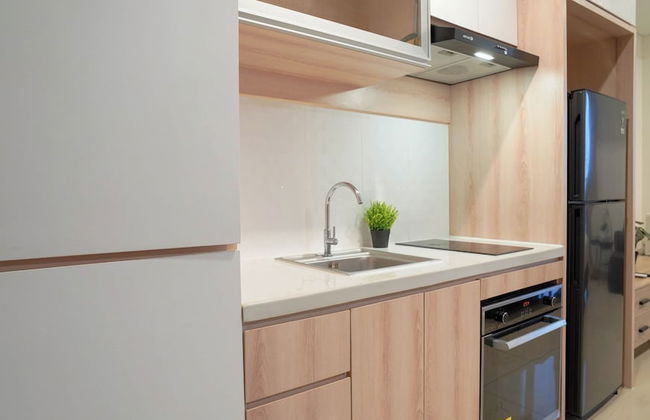 Spacious And Homey Studio At Cleon Park Apartment - Foto 9