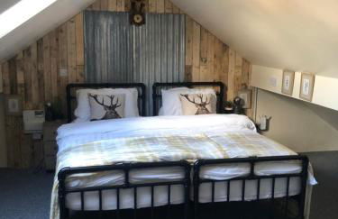 Shepherds Hut - Photo 4