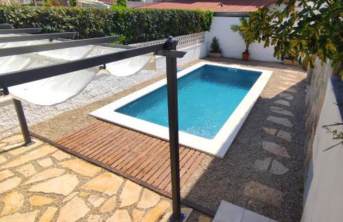 Newly furnished cozy house next to the beach - Foto 1