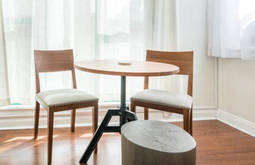 Sunny Boho Chic West Hollywood Flat! - Photo 13