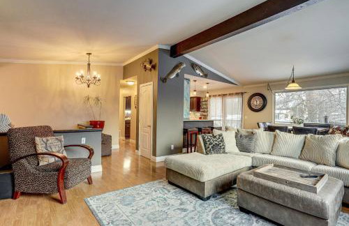 Theater Room and Fire Pit Anchorage Family Retreat - Foto 3