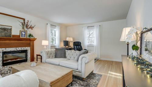 Family Fun on Lake Bemidji! Spacious Home with Yard - Foto 4