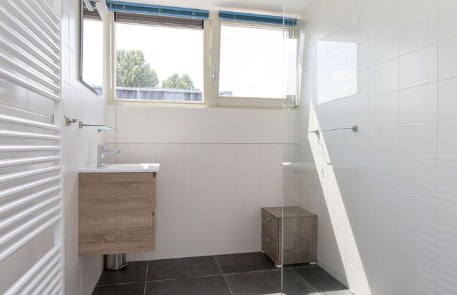 Modern Holiday Home With a Terrace by Water - Foto 7