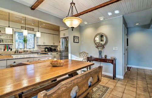 Peaceful Goshen Cottage with Screened Porch and Views! - Foto 7