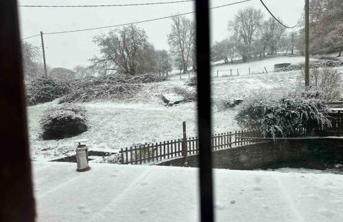 16th Century Farm House,6 Beds,5 BATHROOMS,SLEEPS 15,BBQ,HOT TUB,CINEMA ROOM WITH SURROUND SOUND,With Cymru Holidays - Foto 70