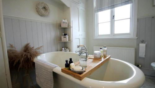 Central Knutsford - Photo 5