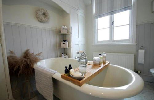 Central Knutsford - Photo 5