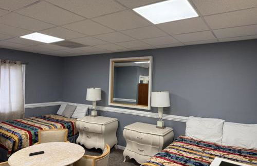 Stylish Remodeled 23 Large beds Near Elvis Presley - Foto 50